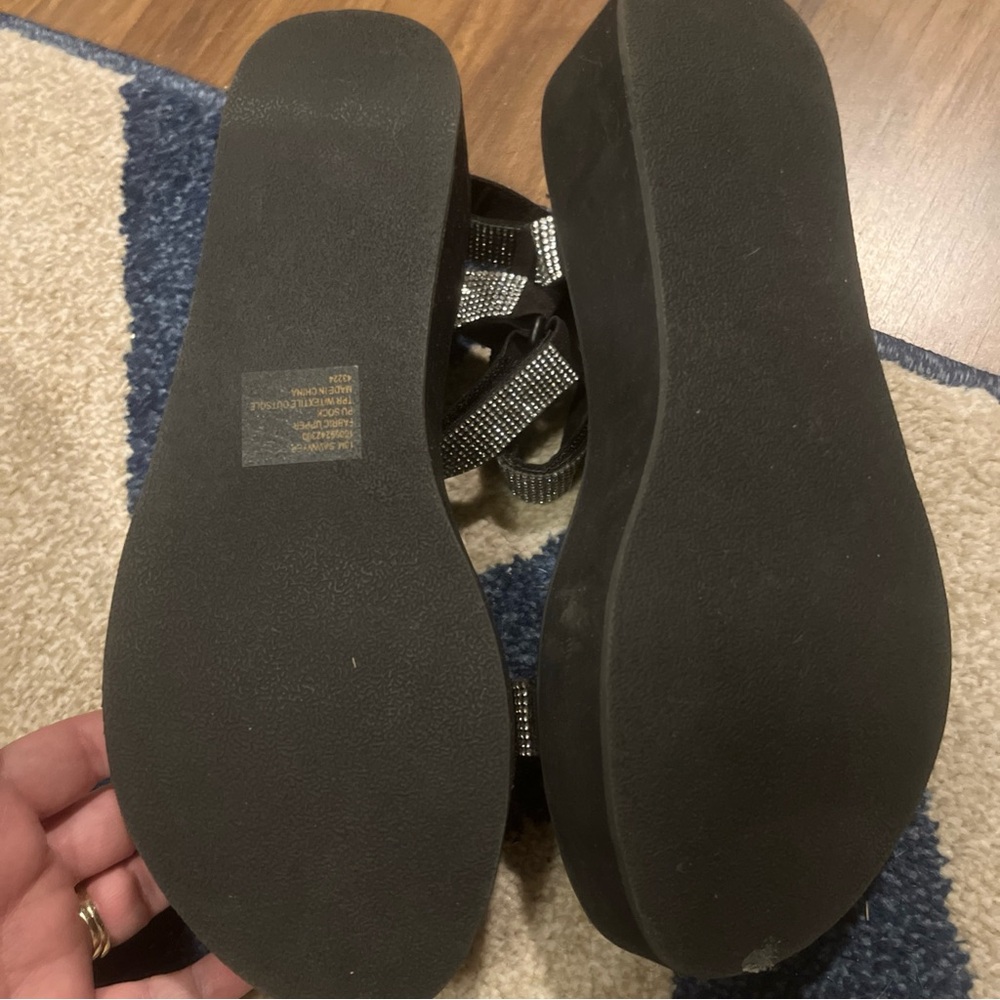 Wild Pair Black and Silver Sandals with Cushioned Comfort - Picture 3 of 7